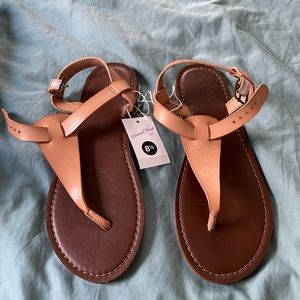 Universal thread sandals